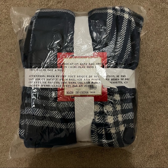 navy plaid charter club home THROW! - Picture 2 of 2